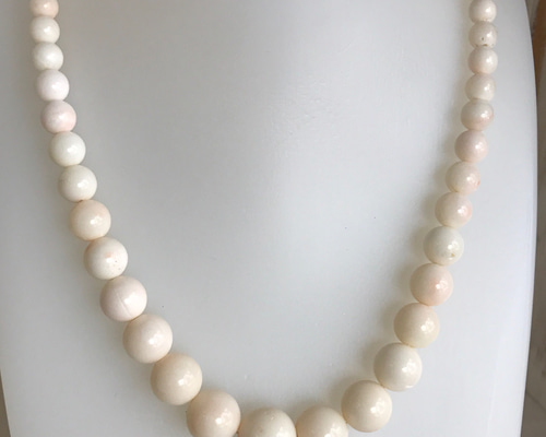 天然 黒珊瑚ネックレス（大玉１０mm珠）鑑別書付き① 黒珊瑚 ネックレス 10mm玉 内径42cm ブラックコーラル