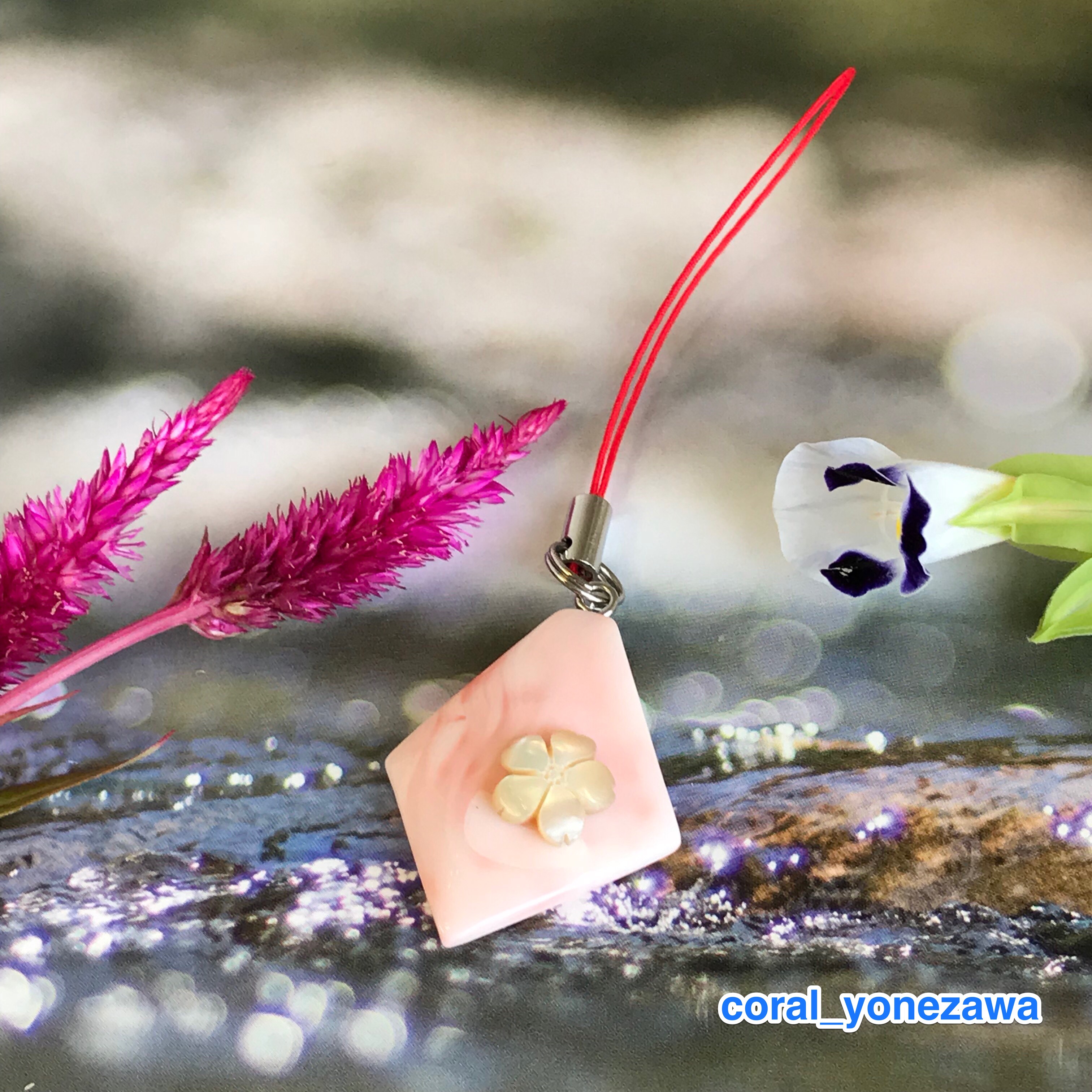 菱に桜＊ピンク珊瑚・夜光貝 ストラップ、バックチャームに！
