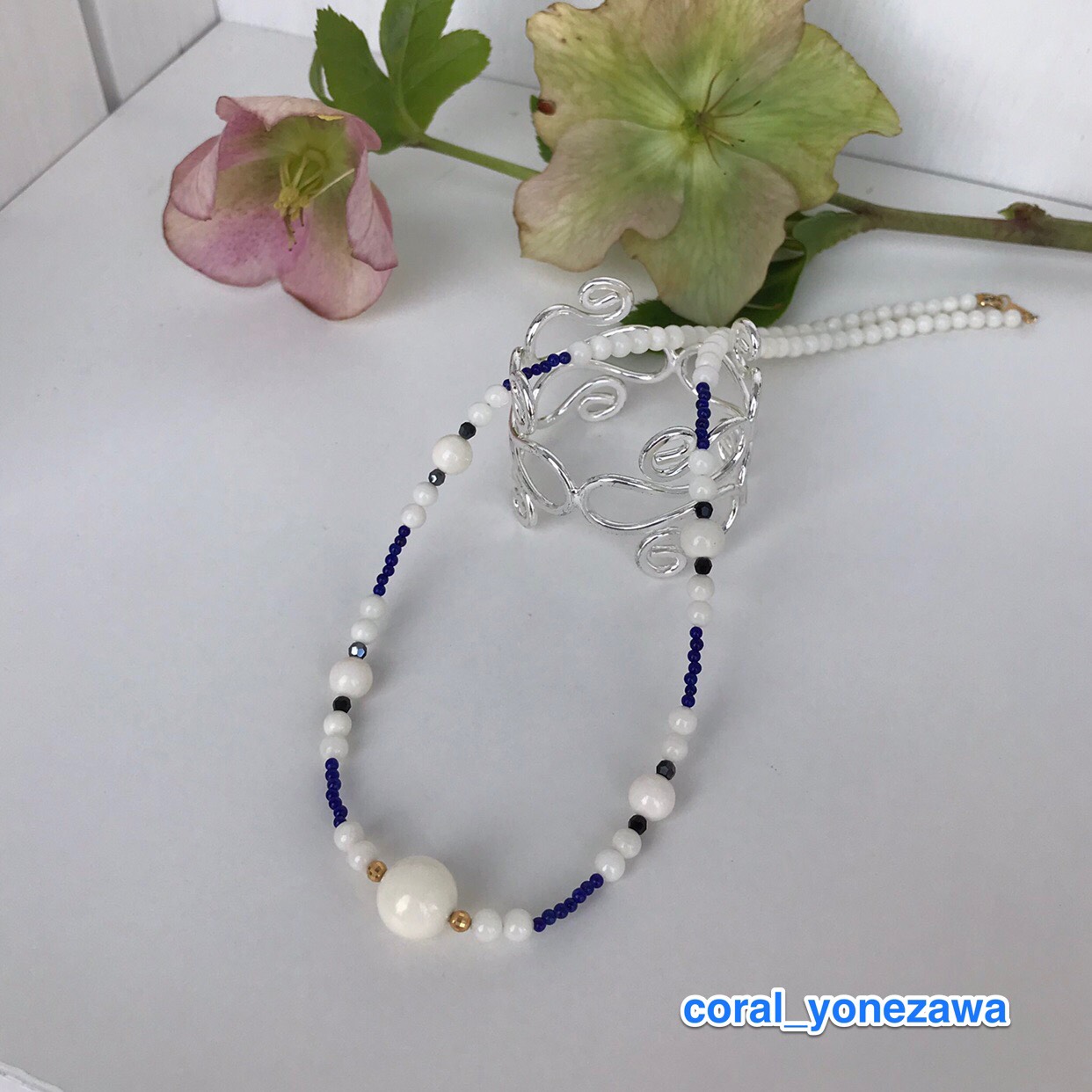 清楚で爽やか、白珊瑚・ラピス・K18オリジナルネックレス