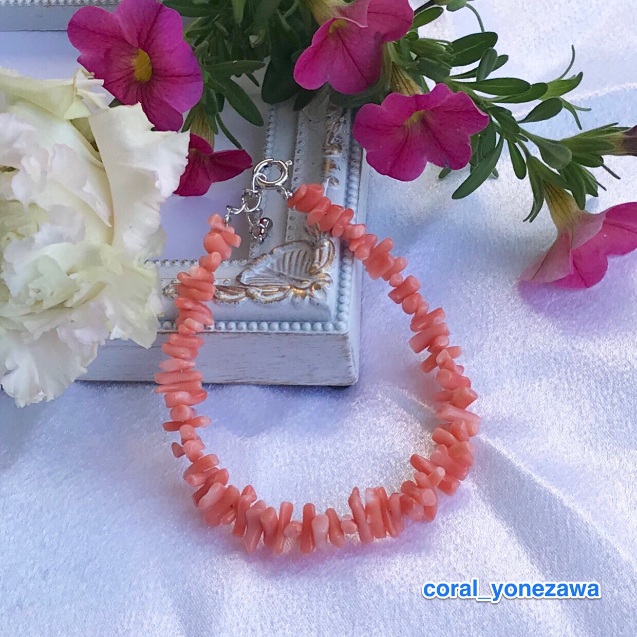 リゾートコーデにプラス・ナチュラル珊瑚ブレスレット（小）