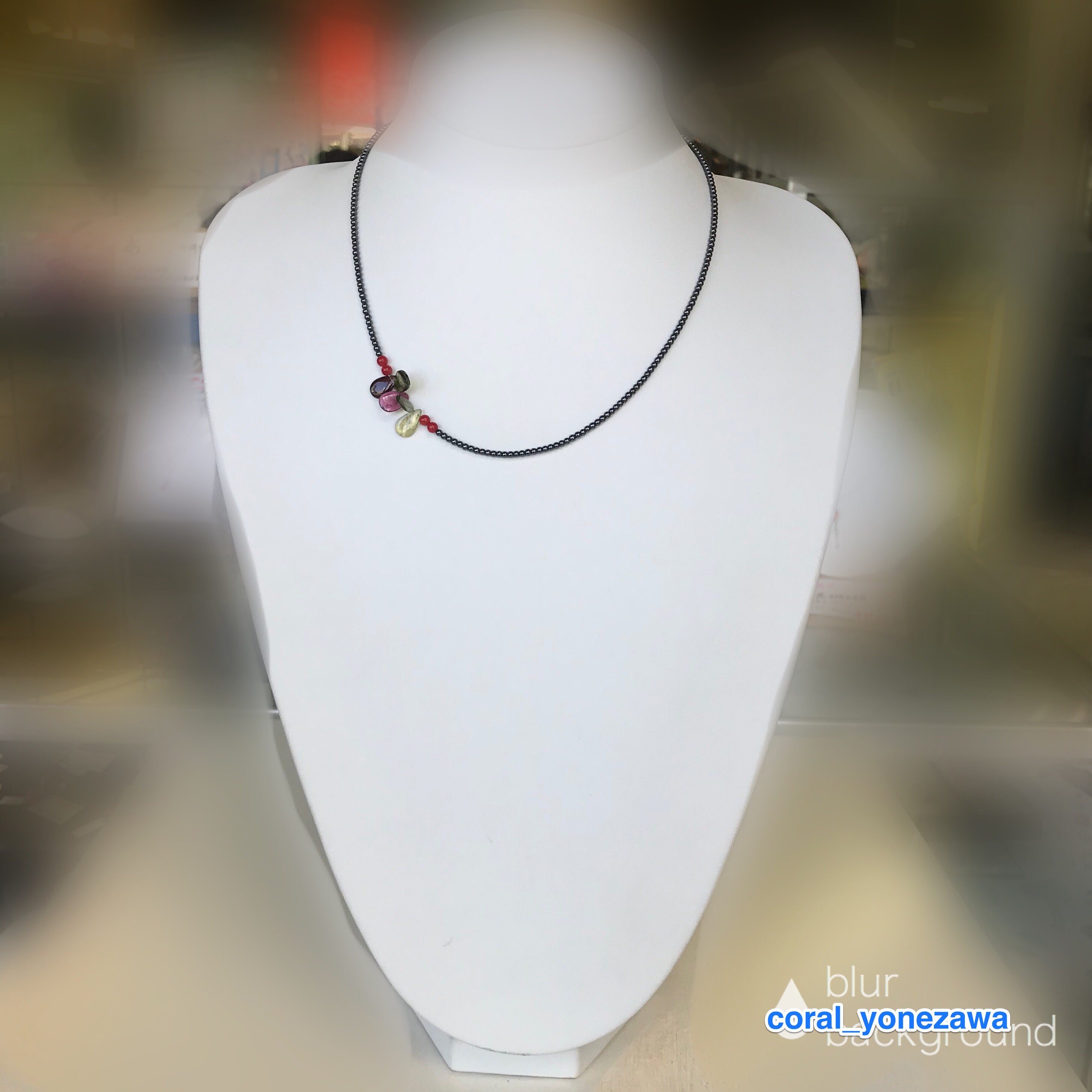 〈akiko〉作　春の新作ネックレス（赤珊瑚・トルマリン・ヘマタイト）