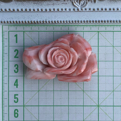 訳ありSALE☆珊瑚彫刻帯留め『薔薇の花』花びらのカーブがステキ