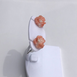 珊瑚彫刻『ミニ薔薇』ピアス・ポストＫ14WG 5枚目の画像