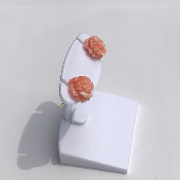 珊瑚彫刻『ミニ薔薇』ピアス・ポストＫ18 5枚目の画像
