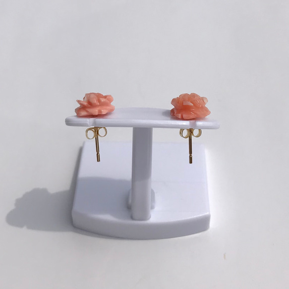 珊瑚彫刻『ミニ薔薇』ピアス・ポストＫ18 6枚目の画像