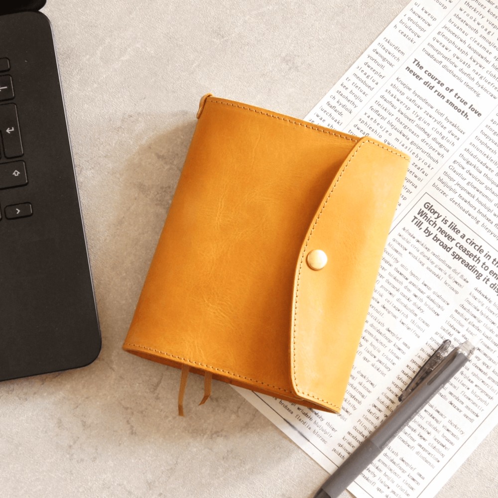 ほぼ日手帳カバー【A6サイズ 1日1ページ用】 本革（イエローキャメル）