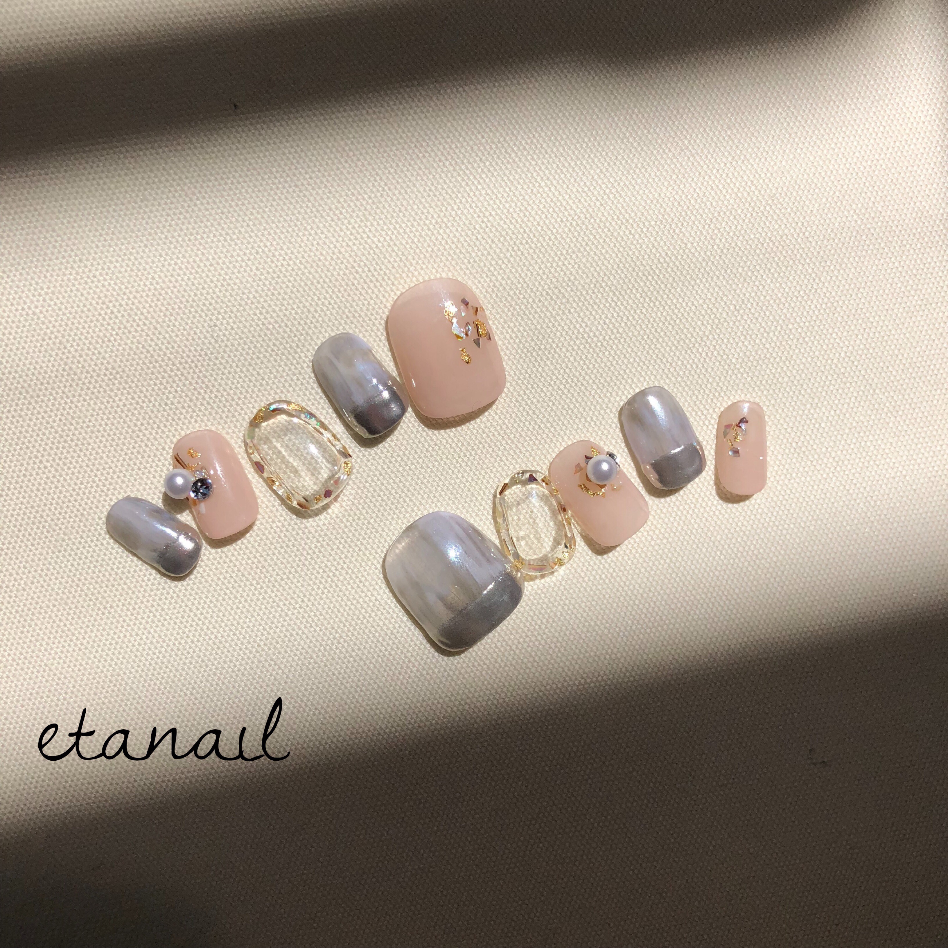 キラキラニュアンスネイル