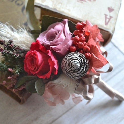 a様へ】Winterレッドのリースブーケ＊ブートニア＊ヘッドパーツ5点