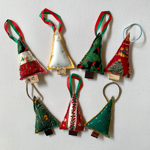 送料無料】クリスマスツリーのためのパッチワークオーナメント（7つ