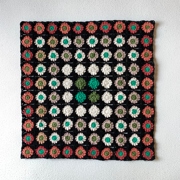 モチーフ編み（かぎ針編み）のドイリー　マルチカバー 2枚目の画像