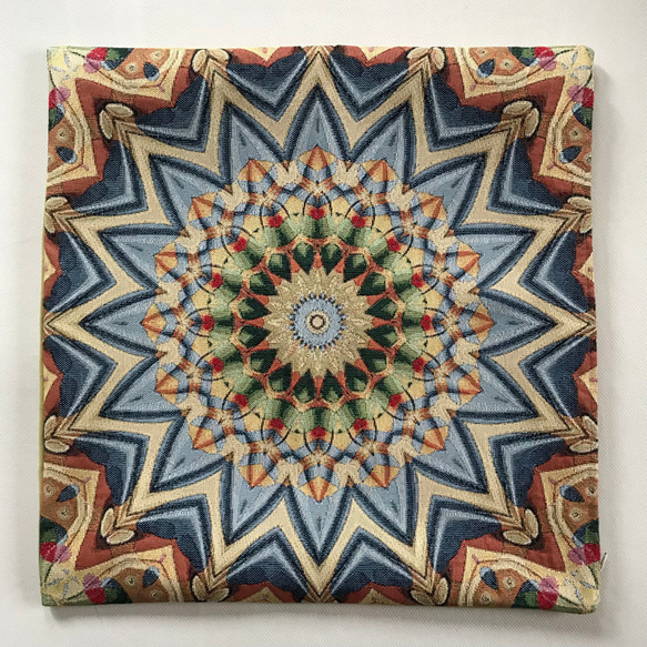 スペイン製ゴブラン織のクッションカバー（幾何学） 2枚目の画像