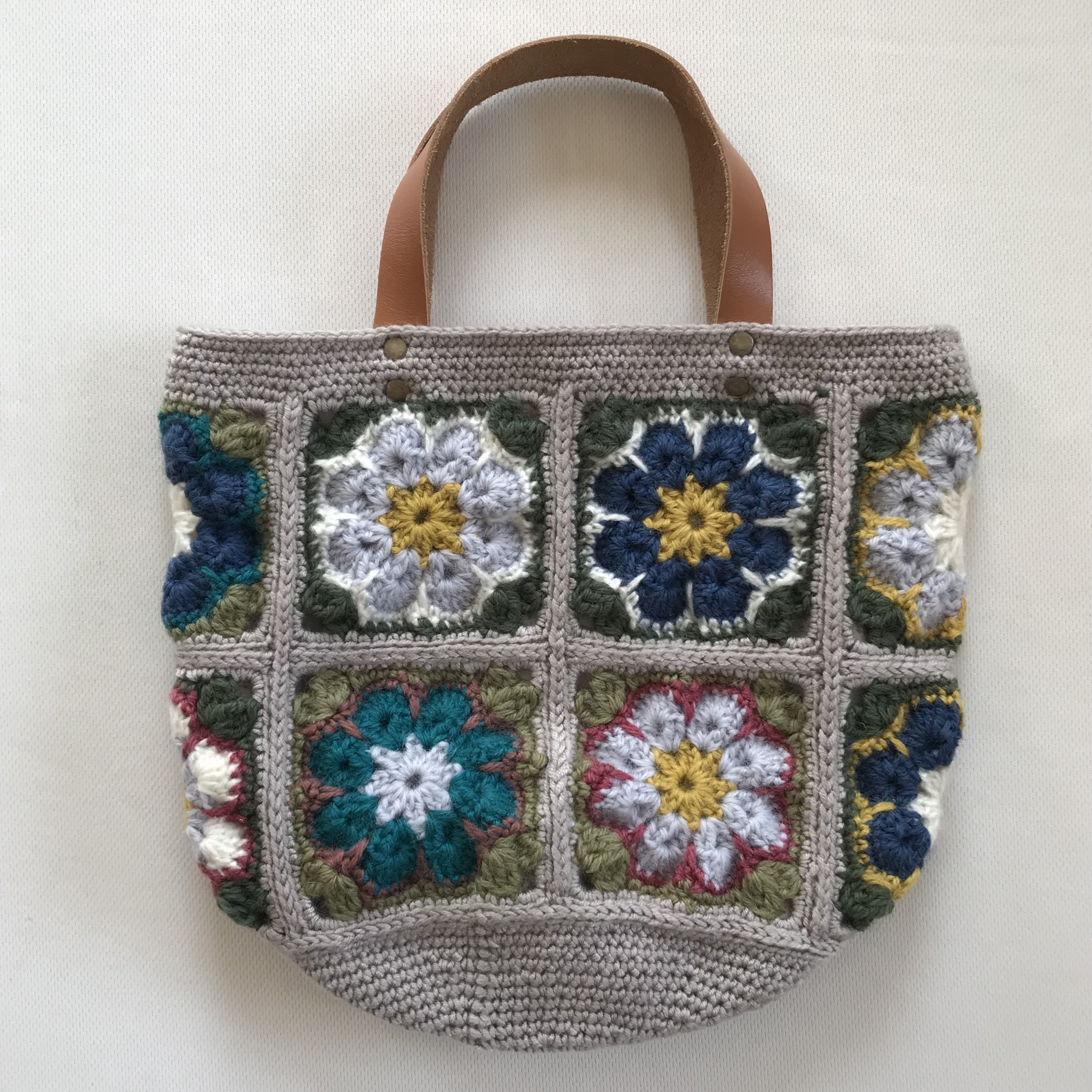 美品【レア】マルティナカポーニ 編み込み 花モチーフトートバッグ 本革