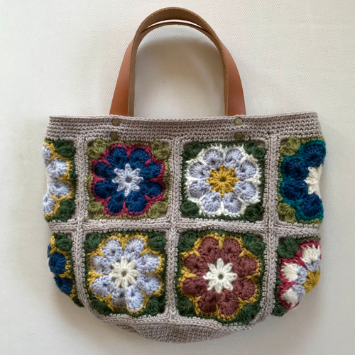 〈⭐︎〉黒 ブルーアフリカンフラワーモチーフトートバッグ他 アフリカンフラワーモチーフバッグ <ブラック> トートバッグ