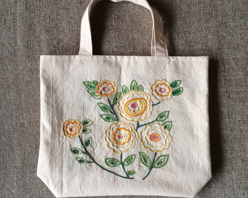 刺繍のトートバッグ 刺繍/トートバッグ/花/手さげ トートバッグ