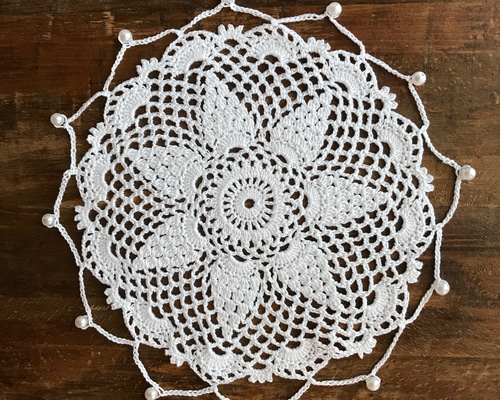 ピエロ　ドイリー（ビーズ織） 小花モチーフのレース編み風ビーズのドイリーキット・ピンク・KT105-3