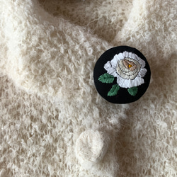 バラの刺繍のブローチ（白／ピンク） 6枚目の画像