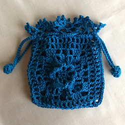 小さなレース編みの巾着（ブルー） 2枚目の画像