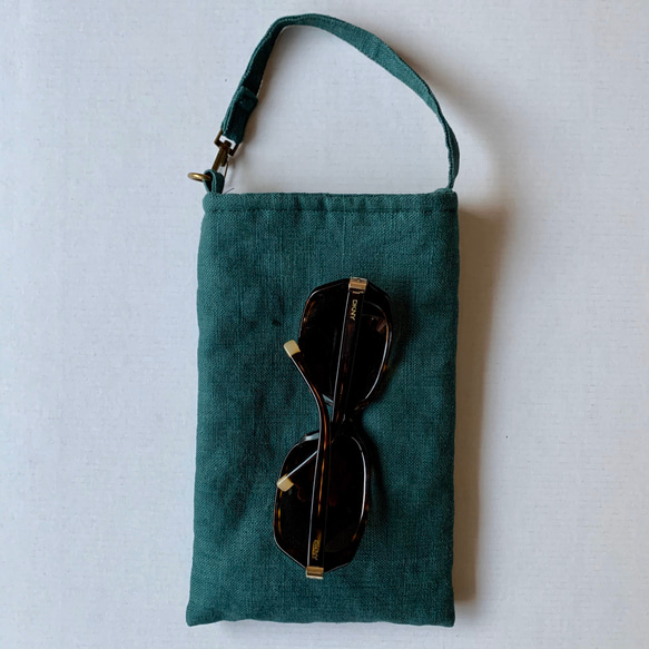 かばんに取り付けられるスマホポーチ（グリーン） 4枚目の画像