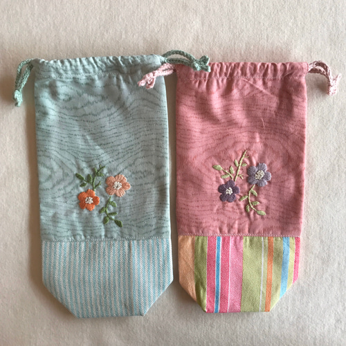 花の刺繍のペットボトルカバー（ピンク） 巾着袋 Machikona 通販