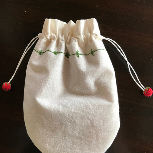 ヌビ生地♡刺繍巾着バック/生成り×合皮 りんご狩り バッグ