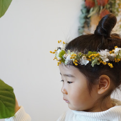 ミモザとアジサイのプリザーブドの花かんむり ベビー キッズ 花冠 4枚目の画像