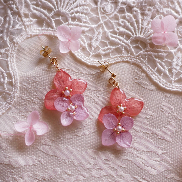 新♡紫陽花ピアス　可愛い　レジン UVレジン 100均】セリア新モールドぷっくりシェイプを使って紫陽花