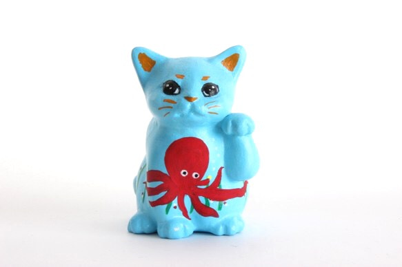 ブルーの招き猫に蛸（置くとパス、合格祈願） 1枚目の画像