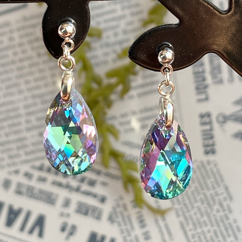 再販☆レアカラースワロフスキーのしずく型ピアス/イヤリング