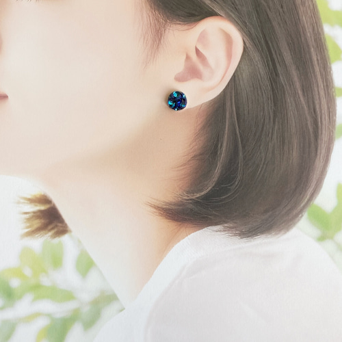 ディープブルー◯レアカラースワロフスキーのビジューピアス