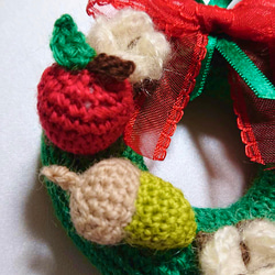 ふんわりかわいい手編みの小さなクリスマスリース 4枚目の画像