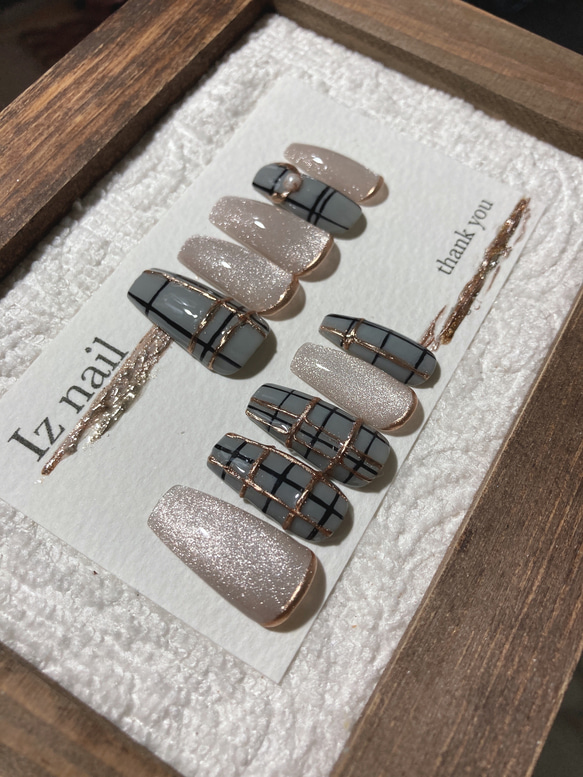 ♡モノトーングレーチェックネイル♡ ネイルチップ　ハンドメイド ネイルチップ】グレーチェックとマグネットネイル ネイルチップ