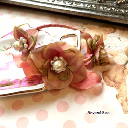 コットンパールとお花のバンクル 2枚目の画像