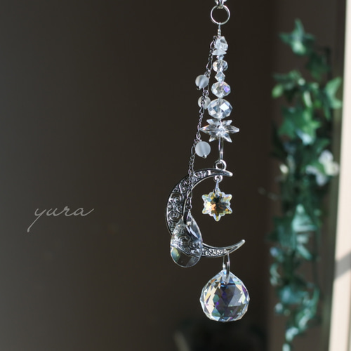 8色☽・:* お月様パーツの2連サンキャッチャー ～お家の小窓やお車にも