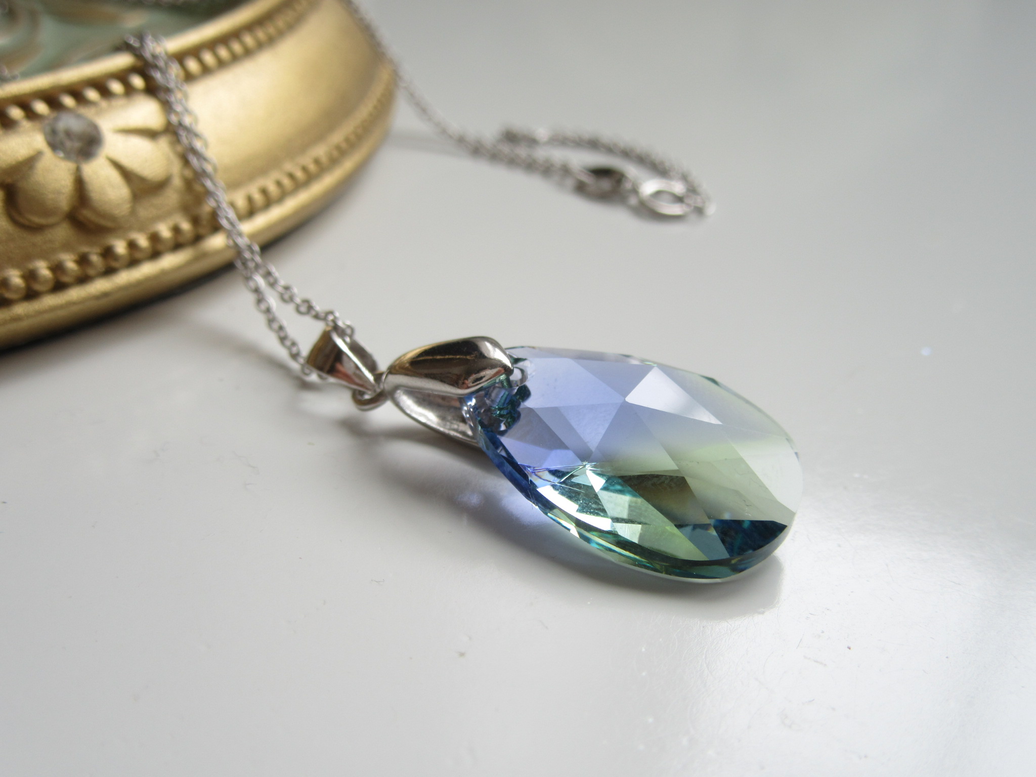 スワロフスキー 一粒ネックレス ネックレス・ペンダント ゆら