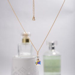 シンプルネックレス　クリスタルガラス Perfume Bottle(香水瓶) キューブ(立方体) ネックレス 2枚目の画像