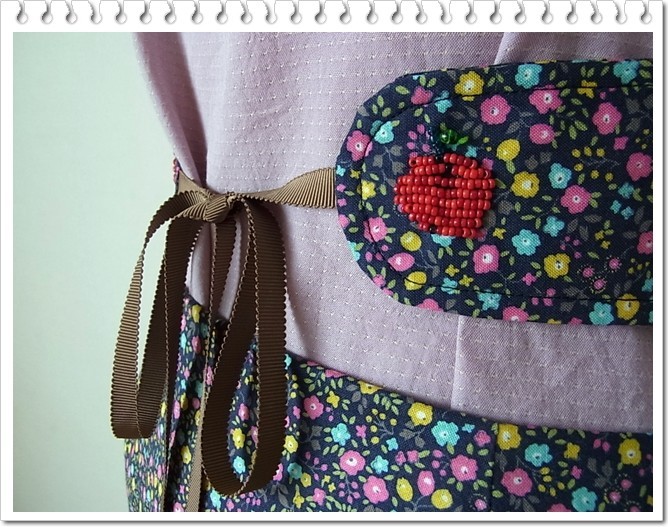 りんごベルト付き花柄コットンスカート