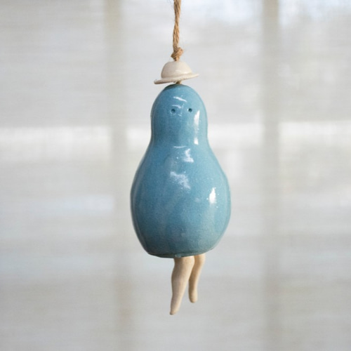 スノーマンの陶器オーナメント - 水色／白帽子 その他インテリア雑貨