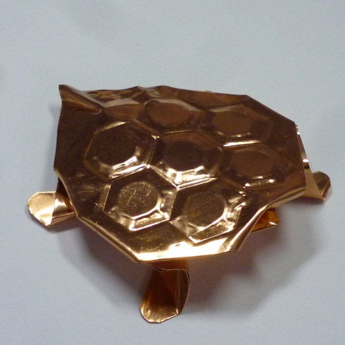 鶴と亀の金属製彫刻 約20cm 金属 真鍮 銅製 折り鶴 亀 その他置物 折り鶴工房 通販 8196196