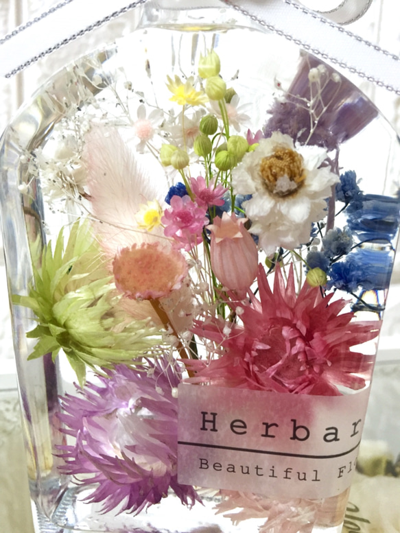 お花いっぱいのハーバリウム  (ウイスキーボトル) 2枚目の画像