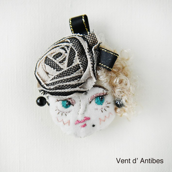 ヴィンテージ人形顔ブローチ 93a5a9f3842614502d64116e072a55