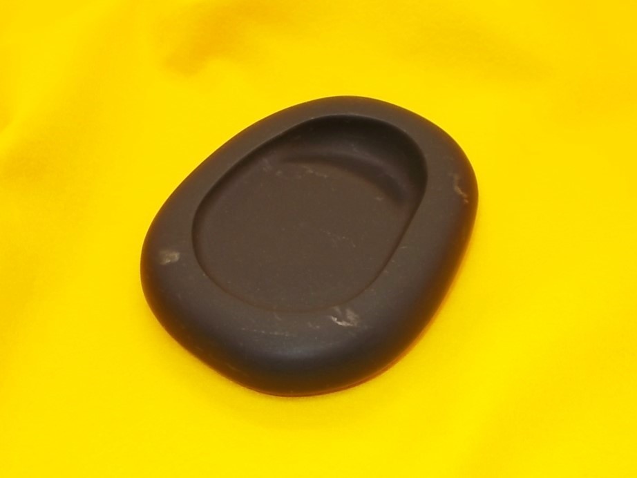 小型硯　つるつる・変わり硯　つやだし無し　NO.０５６６　天然那智黒石製