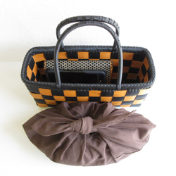 市松編みのかごバッグ（ブラック／コハク）・あずま袋付き 6枚目の画像