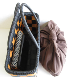 市松編みのかごバッグ（ブラック／コハク）・あずま袋付き 7枚目の画像