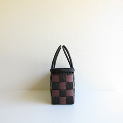 市松編みのかごバッグ（ブラック／ボルドー）・あずま袋付き 2枚目の画像