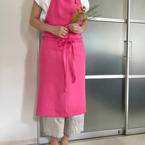 ワンちゃんとお揃いにできる！リネンエプロン（鮮やかなピンク