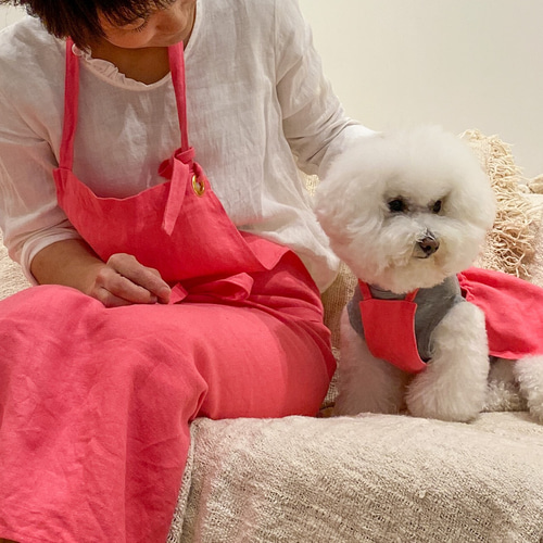 ワンちゃんとお揃いにできる！リネンエプロン（鮮やかなピンク