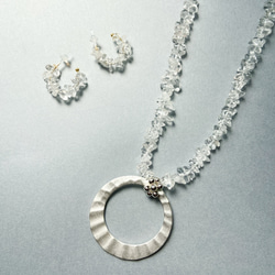 Clear pebbles long pendant / さざれ石のロングペンダント 2枚目の画像