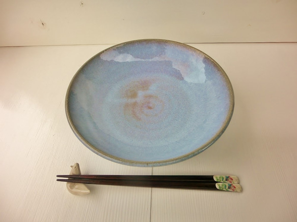 優しい天然灰の釉（青）パスタボウル　丸皿 1枚目の画像