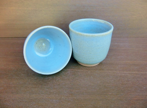 【在庫限り】優しい天然灰の釉（青）夫婦湯呑　ペア ２個セット 2枚目の画像