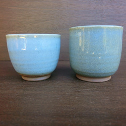 【在庫限り】優しい天然灰の釉（青）夫婦湯呑　ペア ２個セット 5枚目の画像
